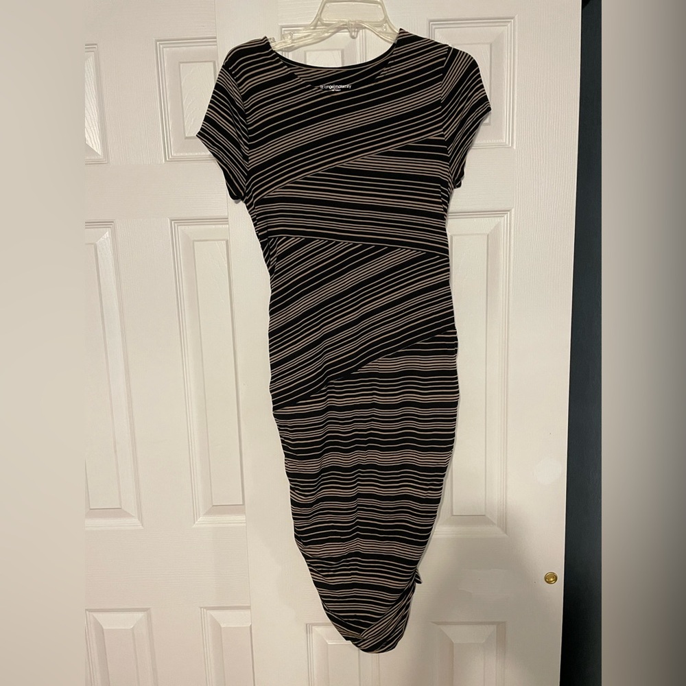 Liz Lange maternity dress Medium